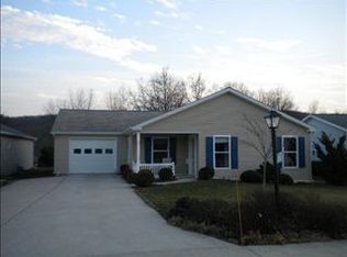 664 Canal Dr, Pine Grove, PA 17963