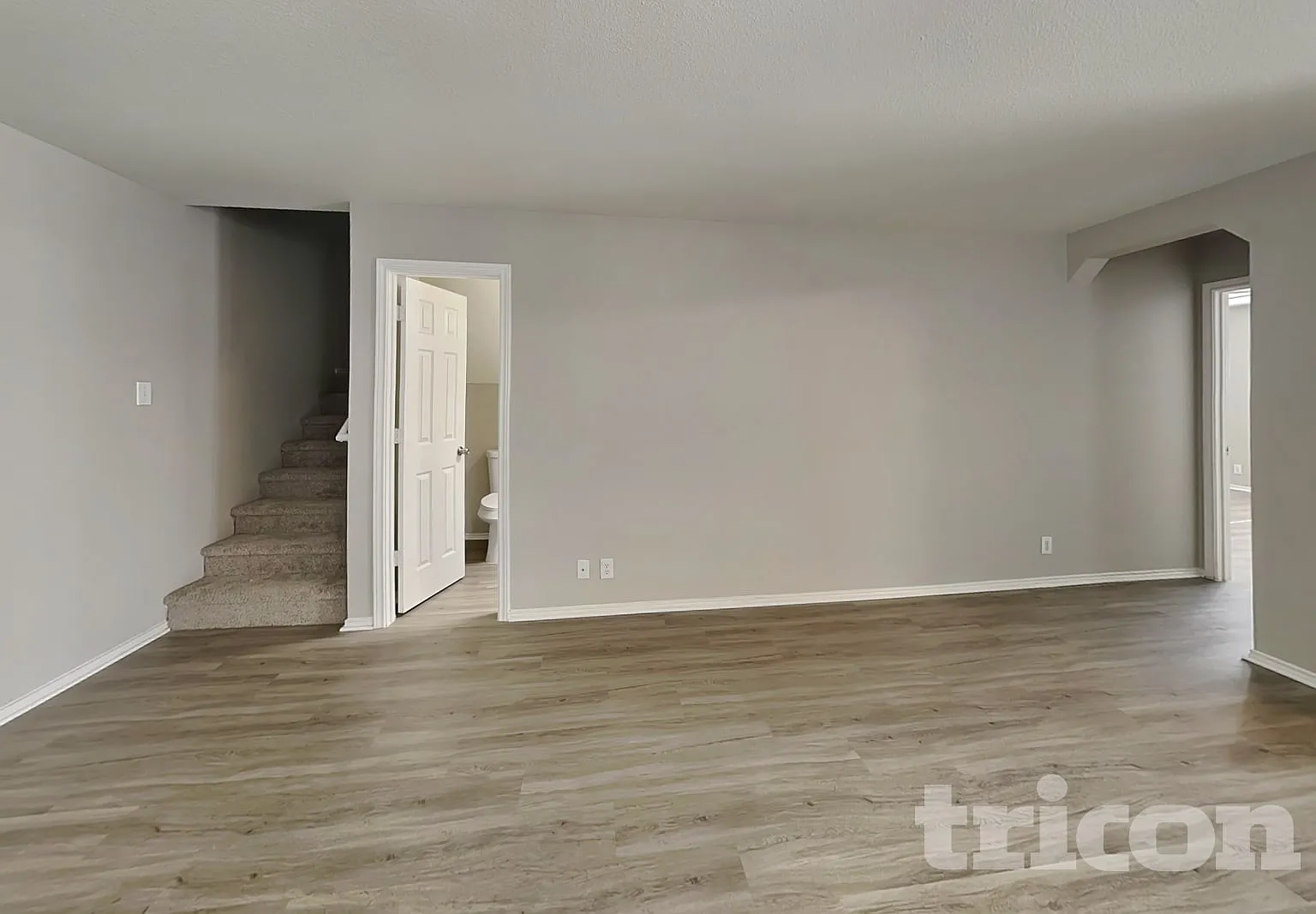 8230 Deer Creek Run San Antonio TX — Photo 3