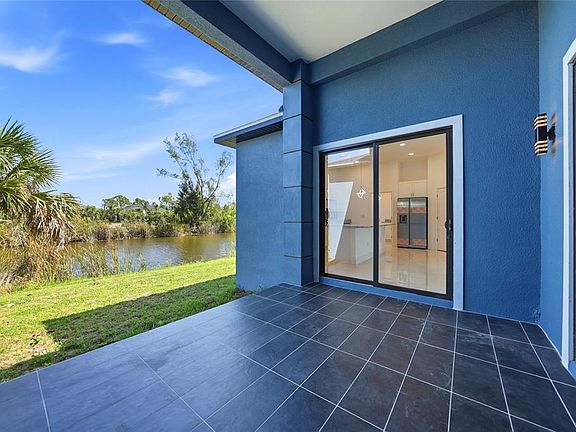 3rd image of 15096 LAKELAND CIRCLE
