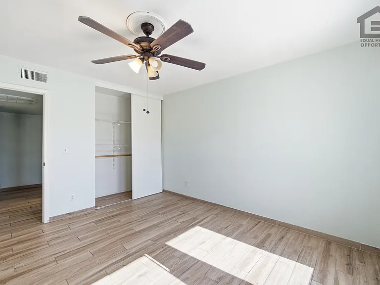 6011 W Townley Ave — Photo 26