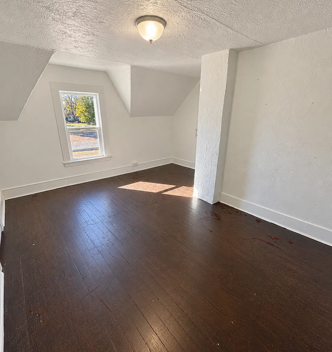 3 bed, 1944 sqft, $1,950 — Photo 4
