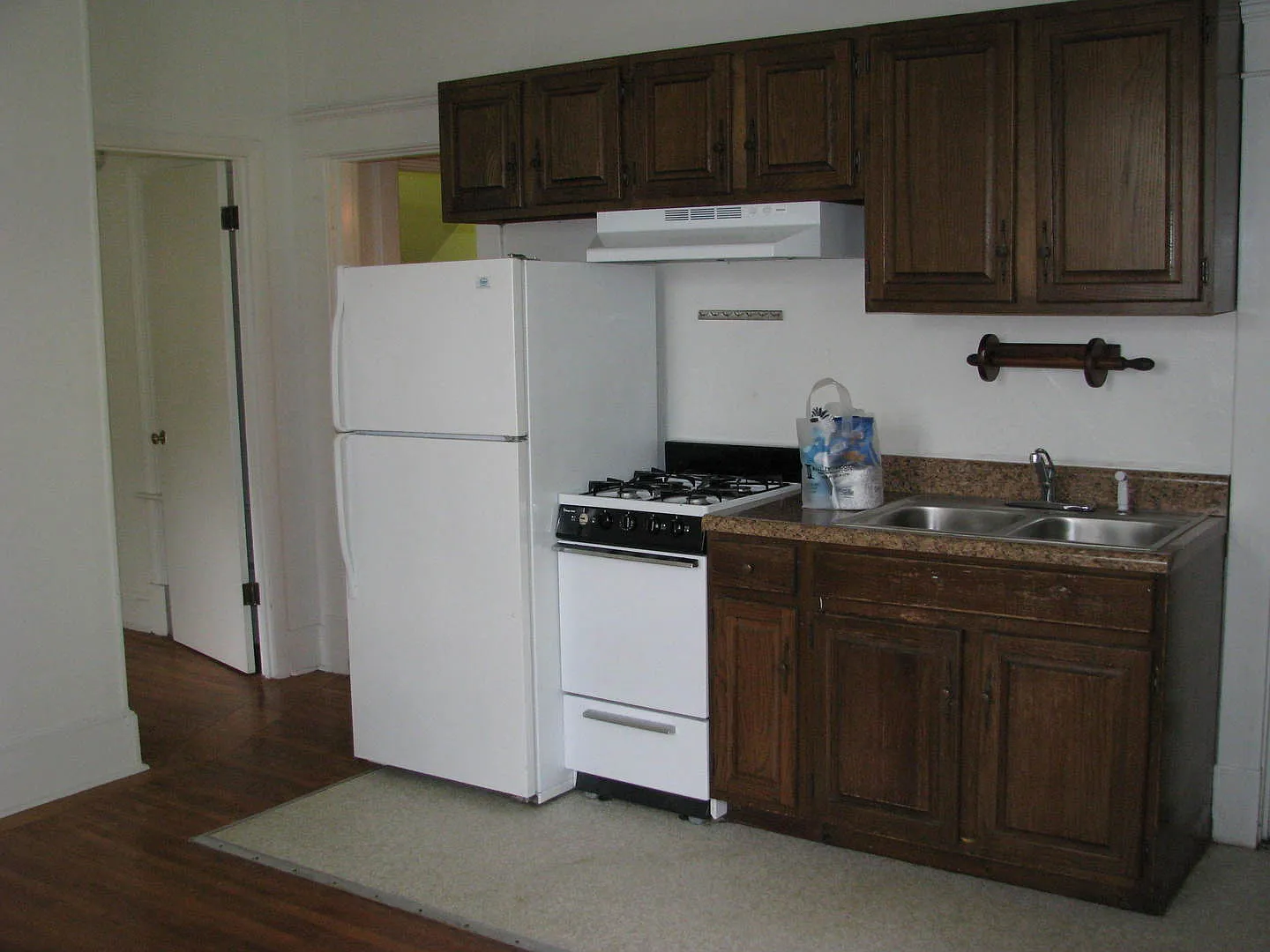 1409 Grady Ave — Photo 2