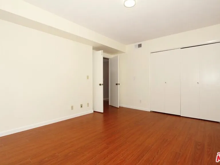1262 S Barrington Ave #203 — Photo 13