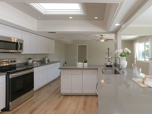 4th image of 10401 W Concho Cir