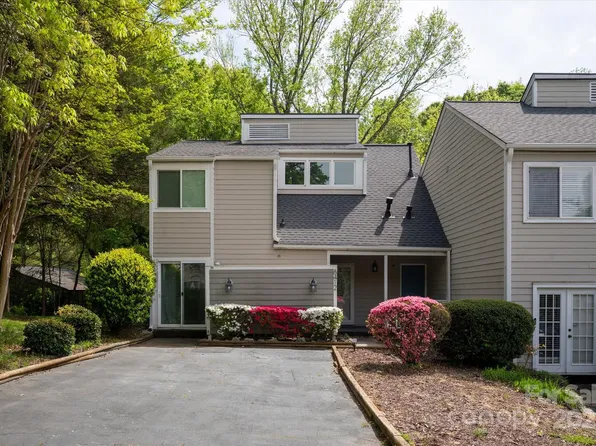 8412 Cricket Lake Dr, Charlotte, NC 28277