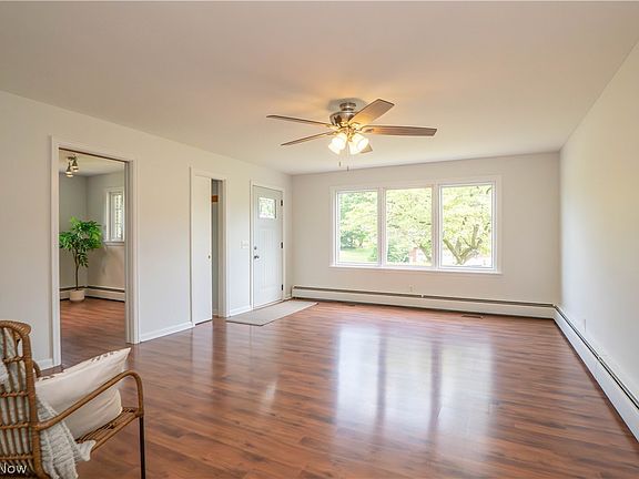3rd image of 3920 Ashwood St NW
