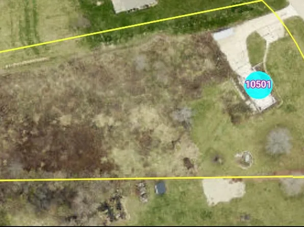 10501 Hawks Haven Rd, Cedar Rapids, IA 52411