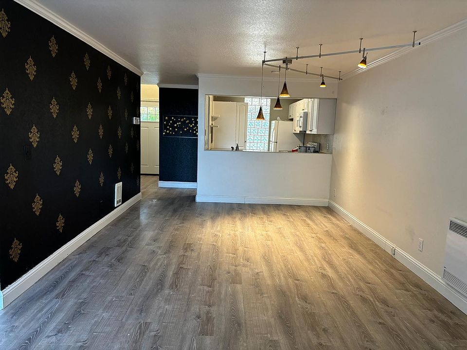 1st image of 6639 137th Pl NE APT 423