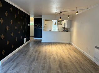6639 137th Pl NE APT 423, Redmond, WA 98052