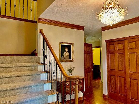 3rd image of 2131 Weston Dr