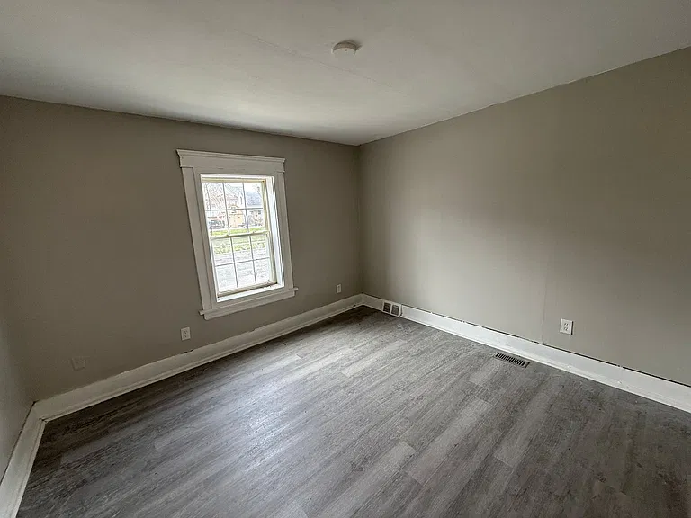 1421 Long Ave — Photo 24