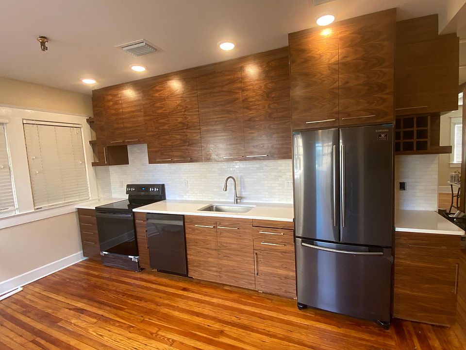 1st image of 214 W University Ave E #C