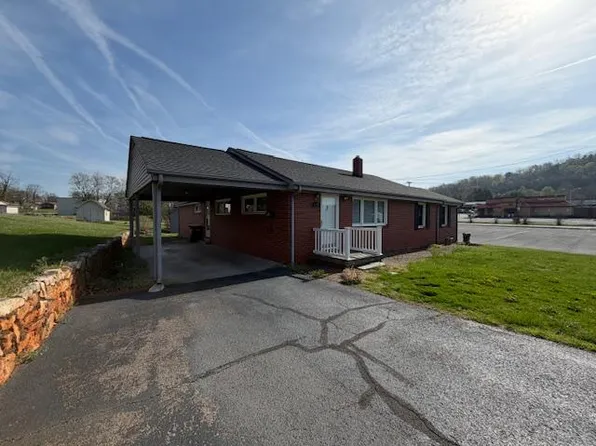 145 Center St, Rocky Mount, VA 24151