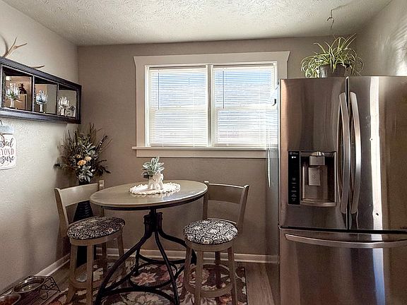 4th image of 347 Hill St