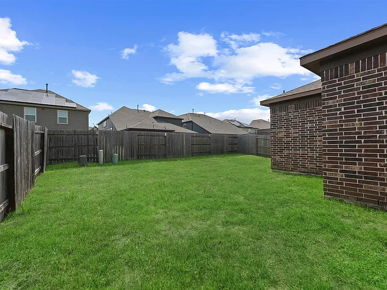 5443 Grand View Dr — Photo 14