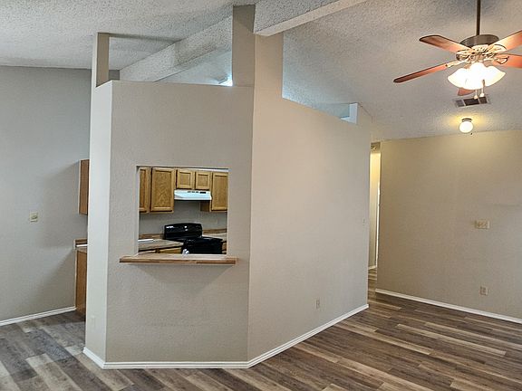4th image of 618 Canterbury St