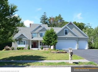30 Hawthorne Ln, South Portland, ME 04106