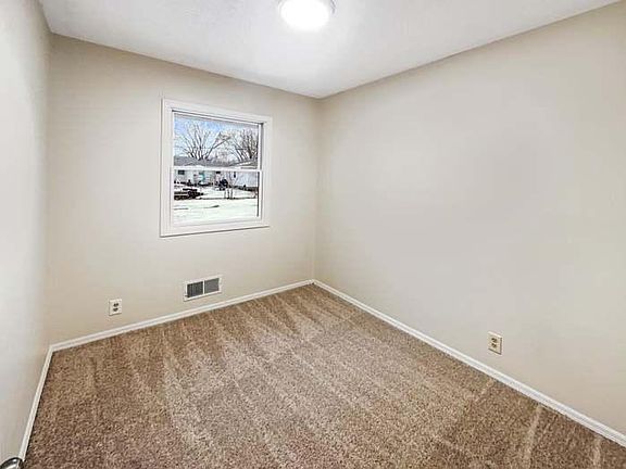 4th image of 11513 Kumquat St NW