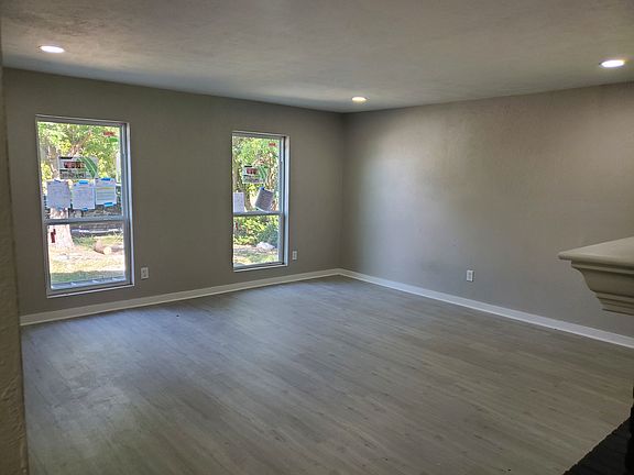 3rd image of 3406 Doolittle Dr