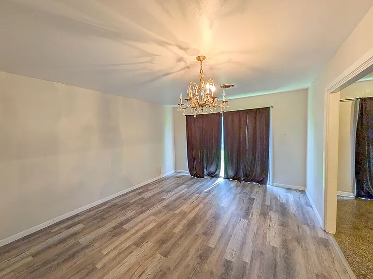 1907 Link Ave — Photo 9