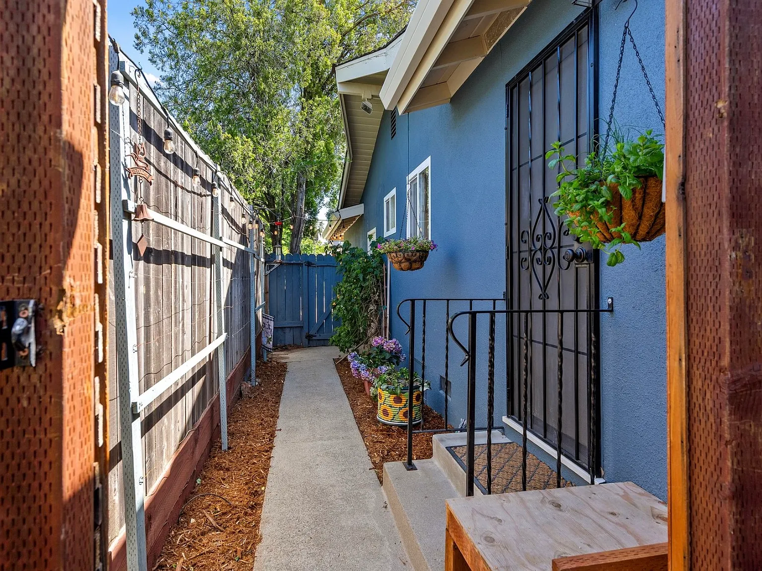 Studio, 600 sqft, $1,800 — Photo 3