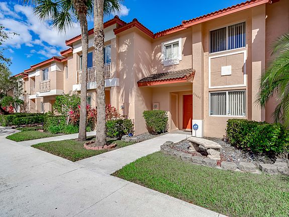 5th image of 20863 NW 2nd St