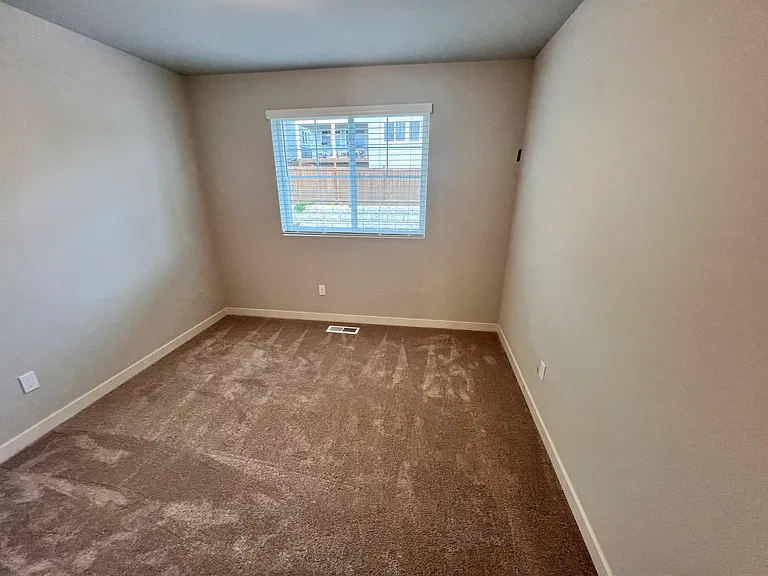 Bedroom 2 (3rd Floor)
