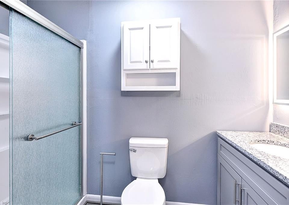 1st image of 10 Whipple Dr