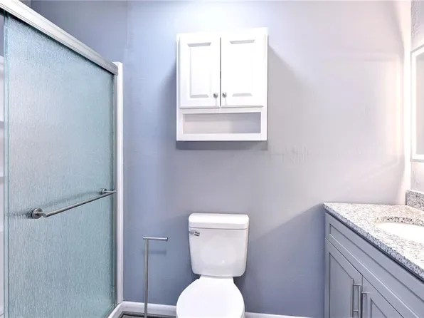 10 Whipple Dr, Hampton, VA 23663