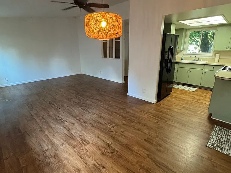 1022 Linden St #2 — Photo 3
