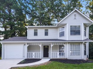 1053 Mainstreet Lake Dr, Stone Mountain, GA 30088