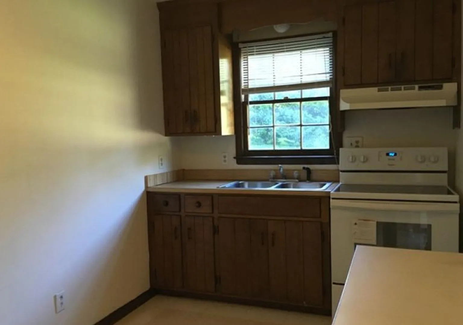 120 Longwood Place — Photo 3