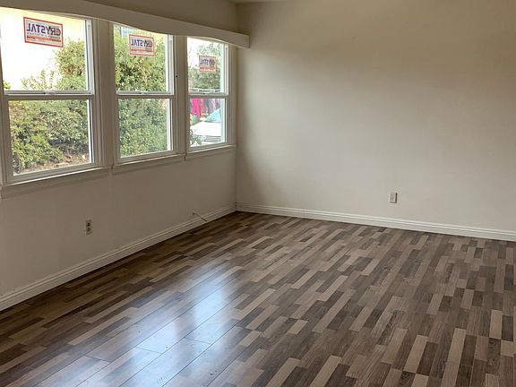3rd image of 321 S Lincoln Ave