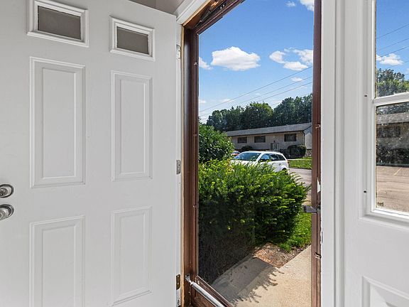 3rd image of 38116 Hixford Pl