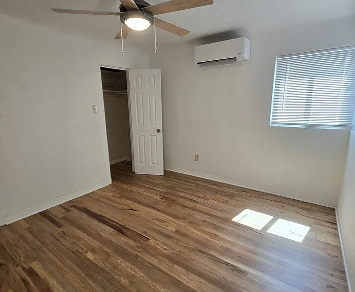 214 Wellesley Dr SE — Photo 9
