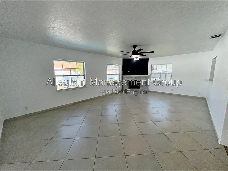 1211 Lehigh St — Photo 4