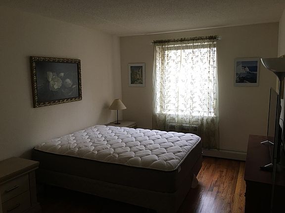 2nd image of 2025 Marmion Ave