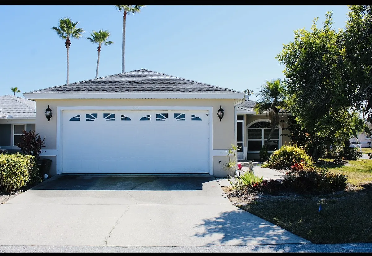 Building Photo - 1507 Lantana Ct