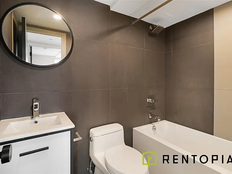484 Seneca Ave #2C — Photo 7