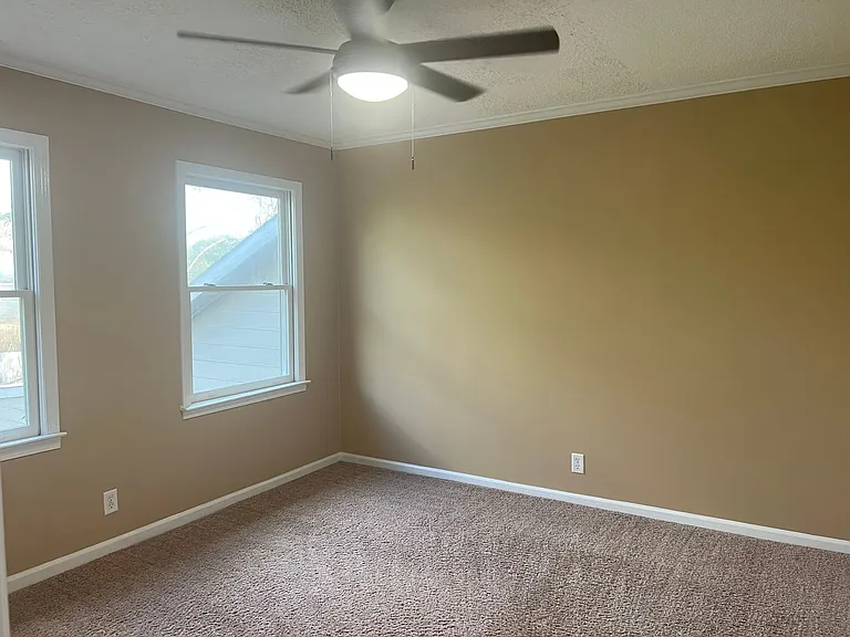 137 N Springs Ct — Photo 16