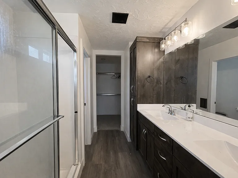 543 S Stewart Creek Cv — Photo 19