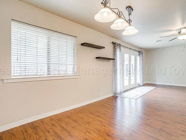 1813 Thomas Pl — Photo 10