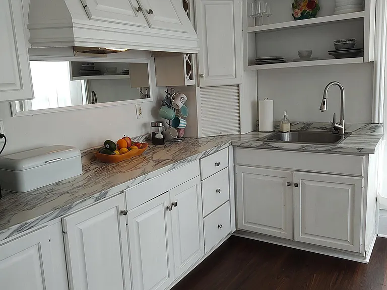 204 Lexington St #4 — Photo 5
