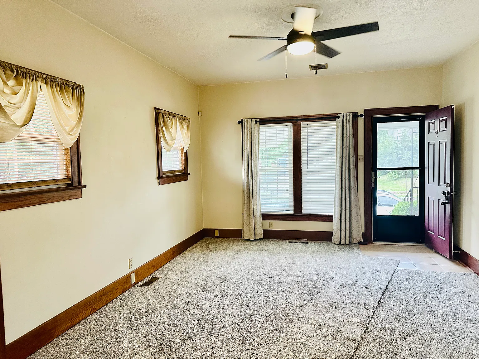 2 bed, $1,000 — Photo 3
