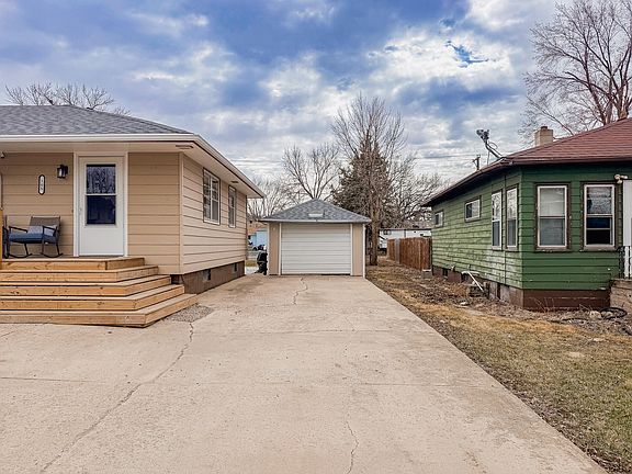 4th image of 105 W 8th St