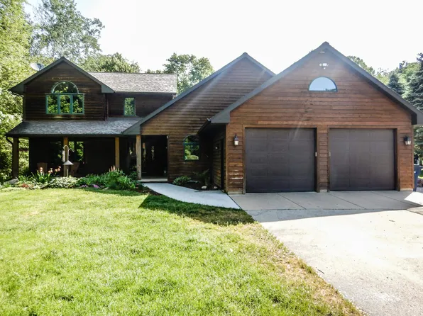 3994 Saint Francis Park Dr, Green Bay, WI 54313