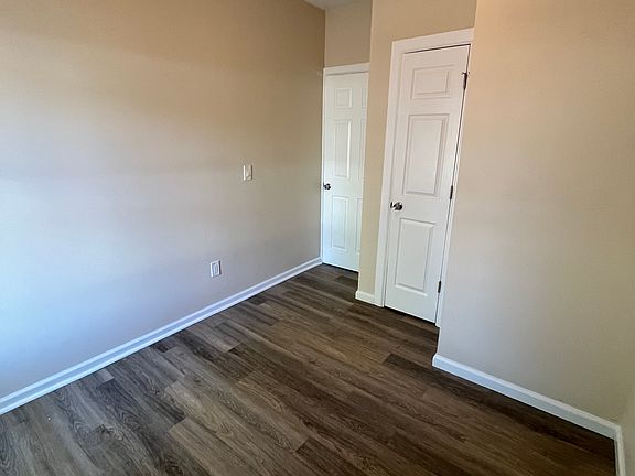 3rd image of 412 S Main St Frnt 1
