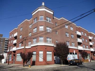 902 N 5th St #405, Newark, NJ, 07107