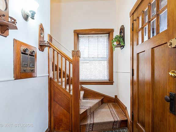 2nd image of 5354 W Berenice Ave