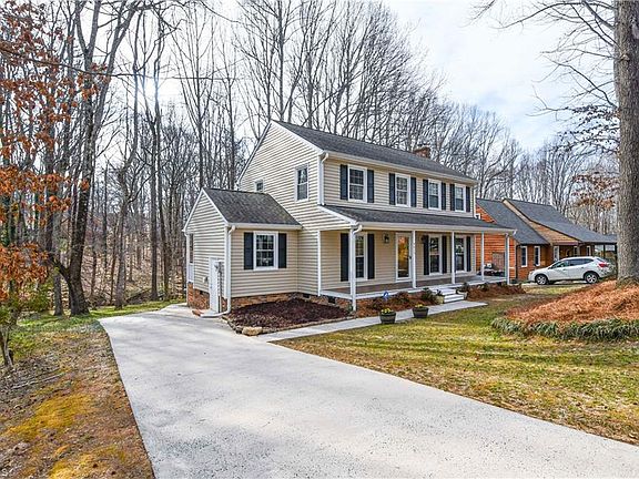 4th image of 4415 Forest Walk Dr